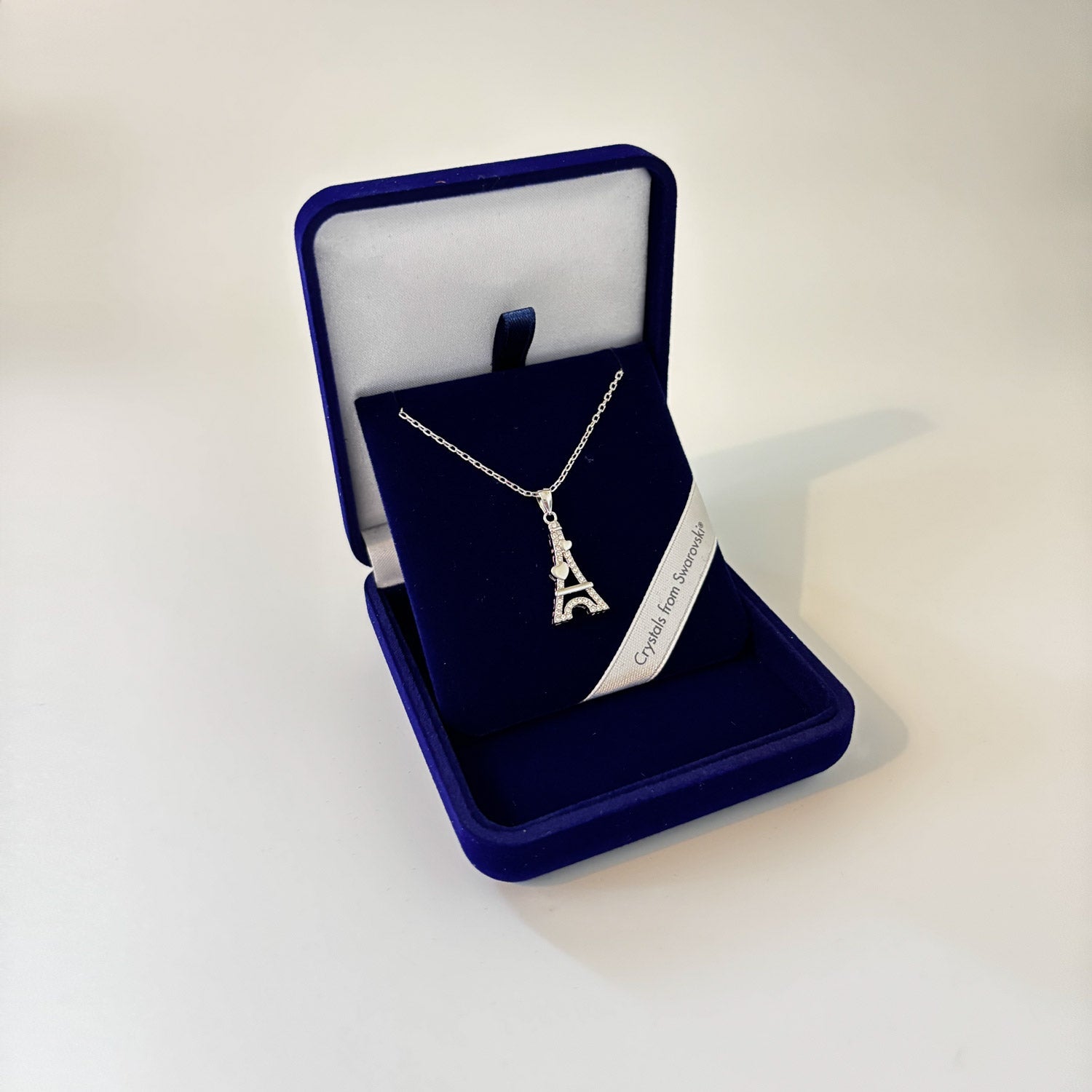 Collier avec Pendentif Tour Eiffel Cœurs – Swarovski® Elements Oh, mes Bijoux !