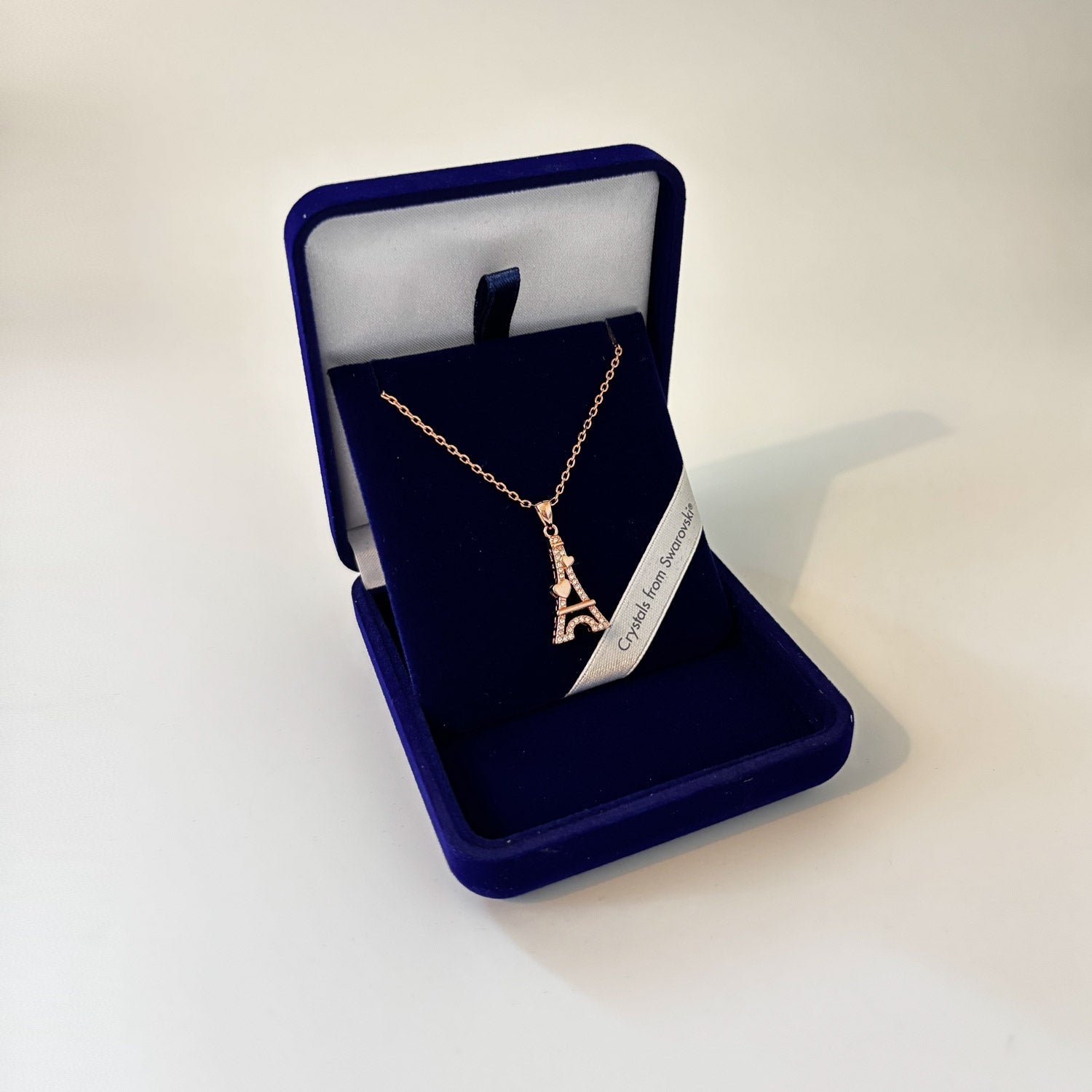 Collier avec Pendentif Tour Eiffel Cœurs – Swarovski® Elements Oh, mes Bijoux !